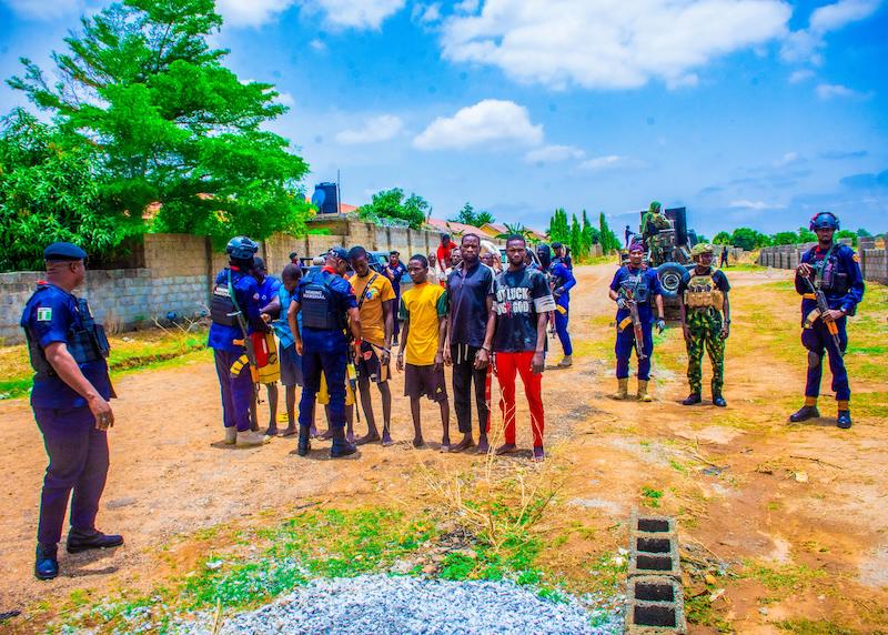 Army, NSCDC Arrest 15 Suspected Illegal Miners in Abuja Raid - News Digest